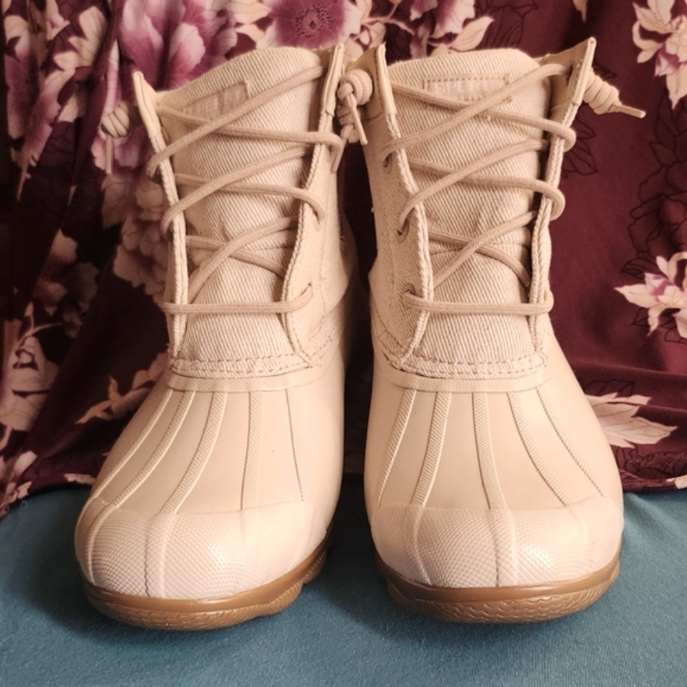 Cream and Tan Winter Boots with Lace-Up Design
